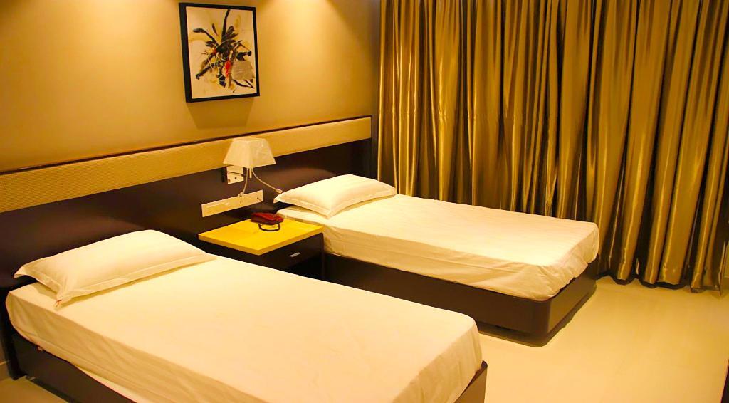 Hotel Srivatsa Kākināda 外观 照片