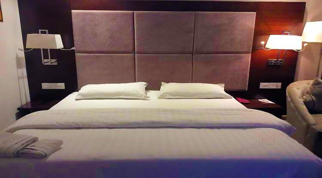 Hotel Srivatsa Kākināda 外观 照片